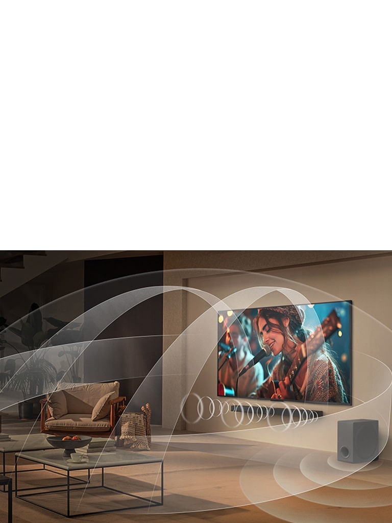 LG QNED TV va LG Soundbar bilan jihozlangan yashash xonasi ikkala qurilma ham bo‘sh joyni multi-surround tovush bilan qanday to‘ldirishini ko‘rsatuvchi grafikalarga ega.