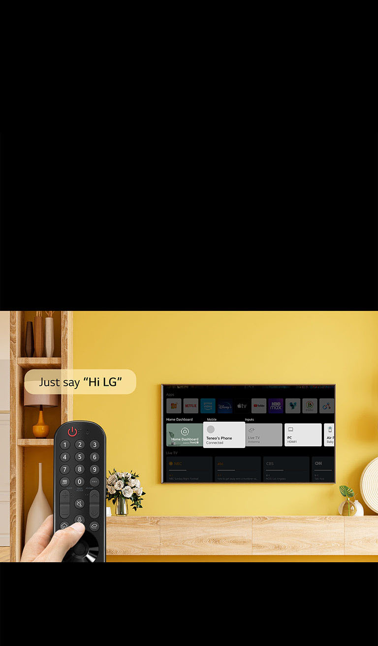 Kimdir televizor ekrani oldida pult ushlab turibdi. Nutq sharchasida “Shunchaki salom, LG deng” soʻzlari yozilgan.