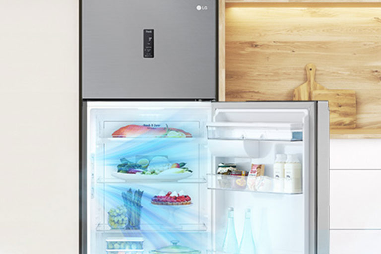 Холодильник lg с верхней морозильной камерой поддерживает оптимальную внутреннюю температуру, сохраняя свежесть продуктов даже при частом открывании двери, благодаря технологии «умный свежий воздух».