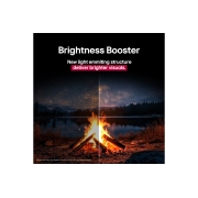 LG 55  dyumli LG OLED evo AI C5 4K Smart TV 2025, Tabiat qo‘ynida tundagi gulxan. Uzoqda o‘rmon va ko‘l ko‘rinib turibdi. Oqshomgi osmon yulduzlar bilan to‘lgan. Butun sahna ikkiga bo‘lingan. Bitta tomoni qorong‘iroq va xiraroq. Ikkinchi yarmi yorqin, OLED55C5RLA, thumbnail 6