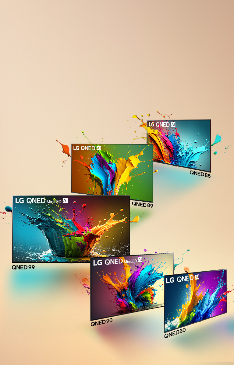 Телевизоры LG QNED 80, QNED 90, QNED 99, QNED 89 и QNED 85 стоят в ряд по диагонали; телевизор QNED 99 обращен лицевой стороной вперед, а остальные стоят под углом в 45 градусов. Красочные капли и волны красок вырываются из всех экранов, излучающих свет и отбрасывающих красочные тени внизу.