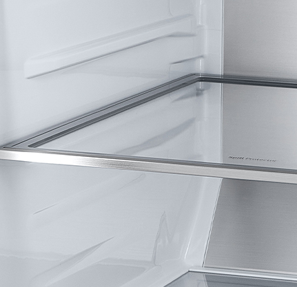 Крупный план лейбла Metal Frsh внутри холодильника