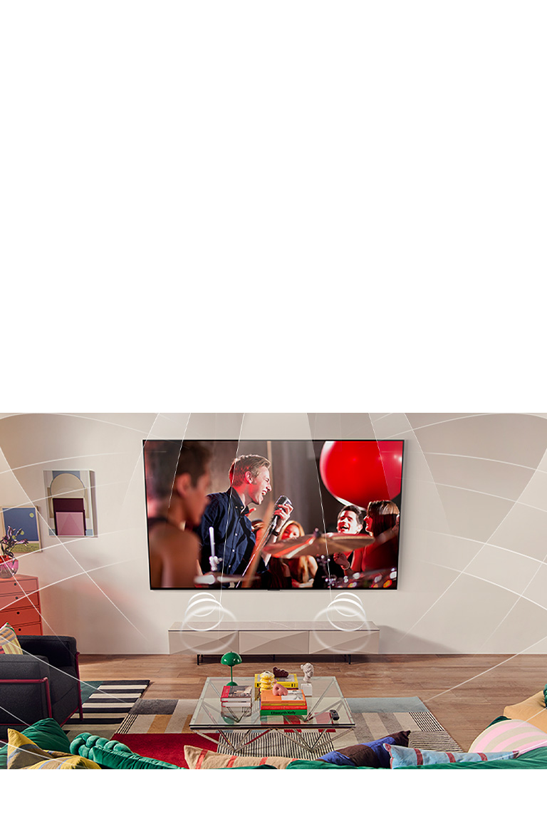 Гостиная с закрепленным на стене LG TV. Звуковые волны графически отображаются, заполняя пространство, показывая, как виртуальные 11.1.2-каналы создают эффект объемного звука для пользователя. 