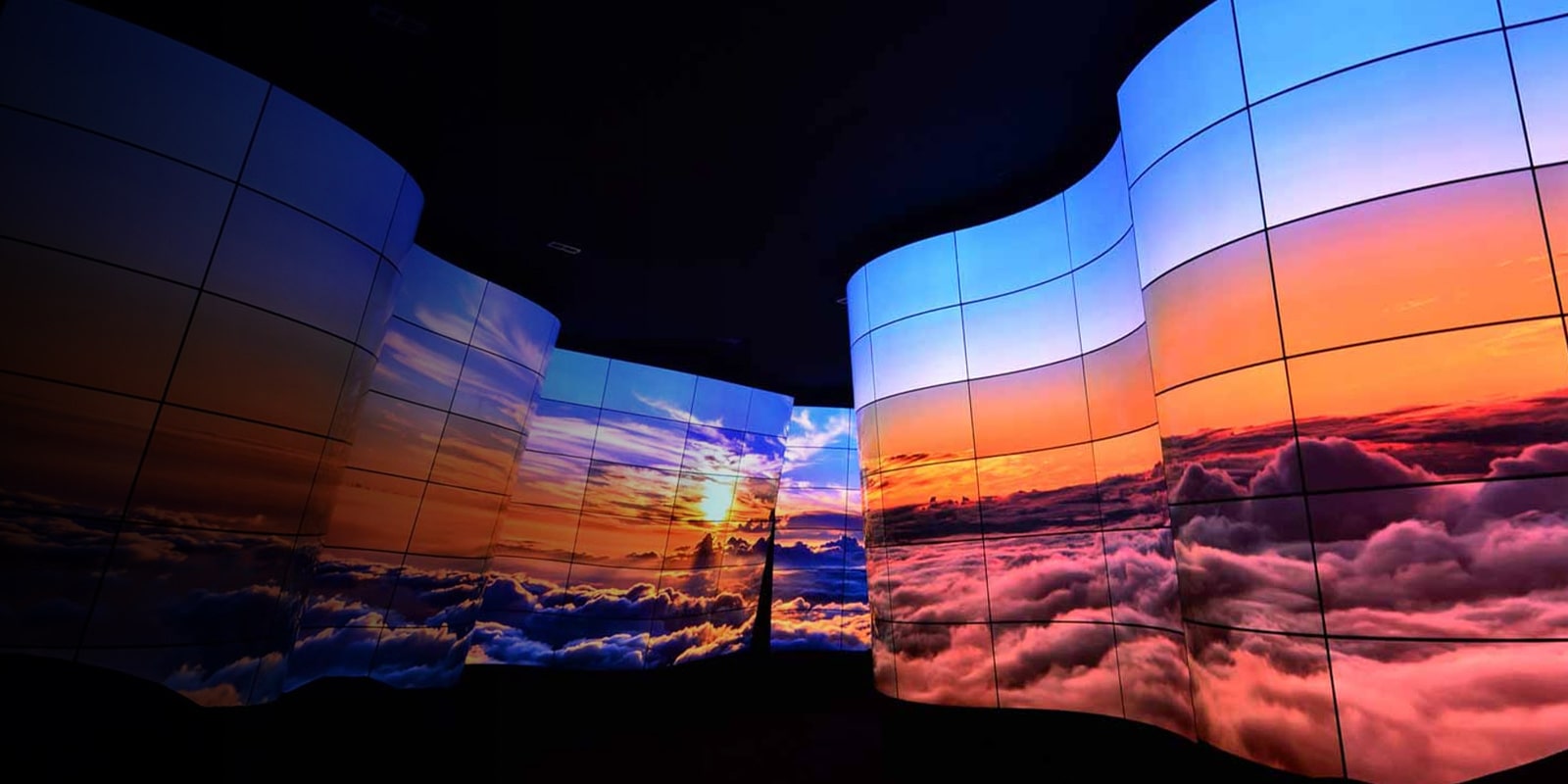 01.hero_01_Business_01.Information-Display