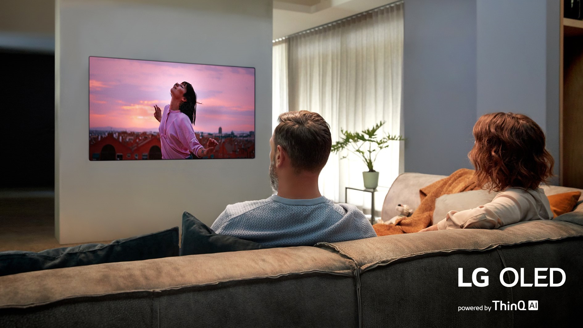 Топ телевизоров 55 2024. Телевизоры LG 2020. Телевизор 65 дюймов в интерьере. Новый телевизор. Лучший телевизор.
