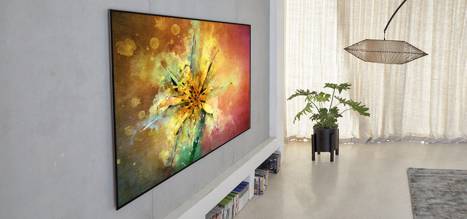 Phòng khách với TV hiển thị một bức tranh hoa