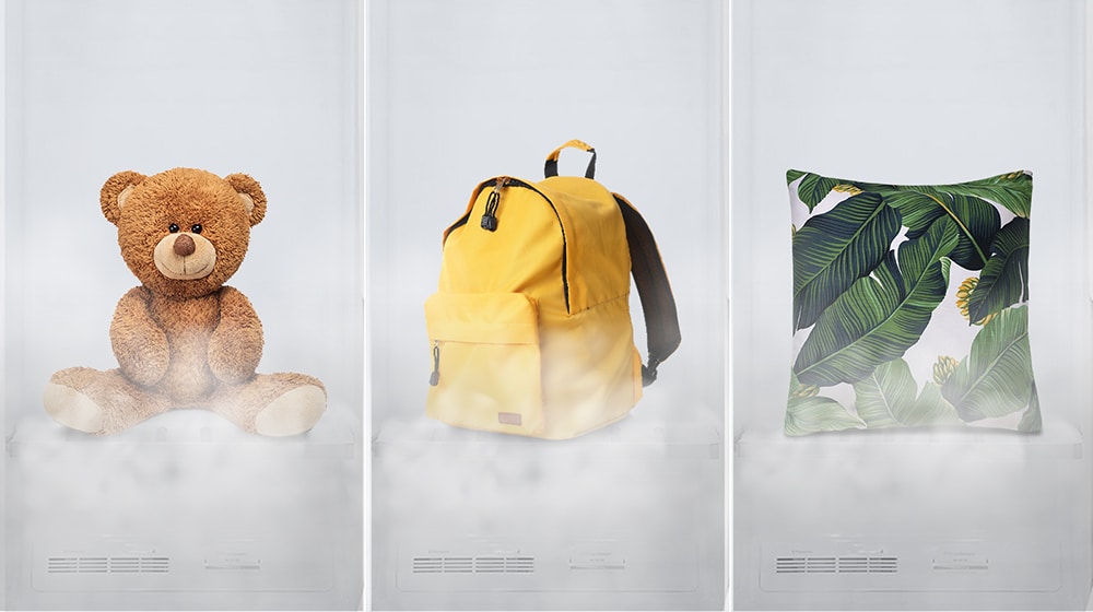 Hình ảnh cho thấy các vật dụng như gấu bông và túi trong hơi nước của Styler.