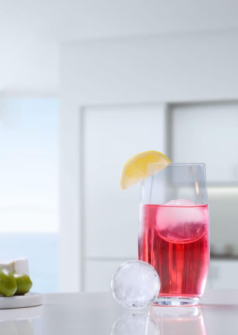 LG-exclusive Ice™ ice ball melts slowly so you can enjoy a cooler drink for a longer
