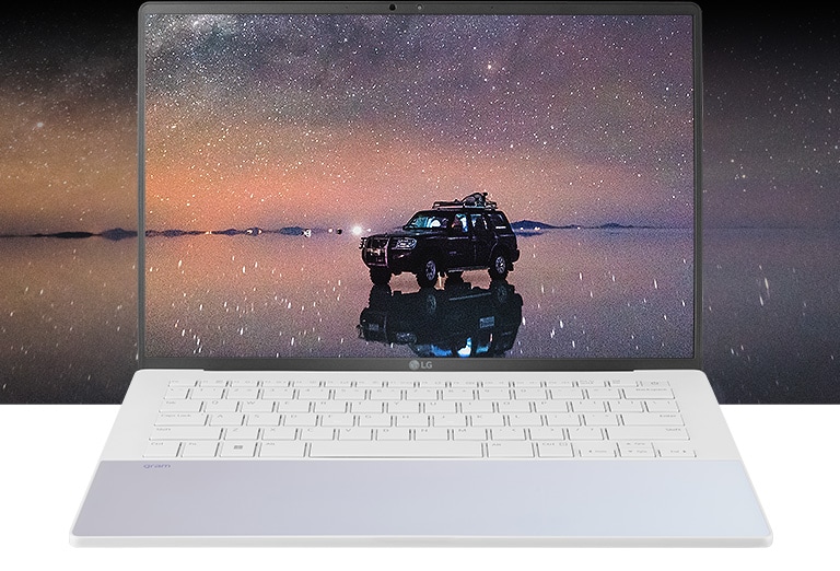 LG 14Z90RS-G.CH74A2 The image expresses the lifelike visual through the vast night scene, full of stars and the shallow lake that reflects the stars.