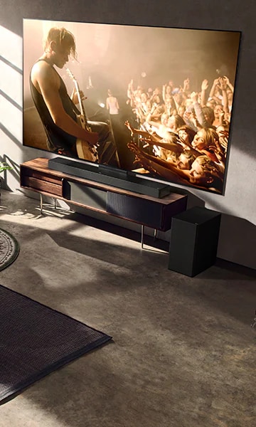 ภาพของซาวด์บาร์ LG กับทีวี OLED C	
