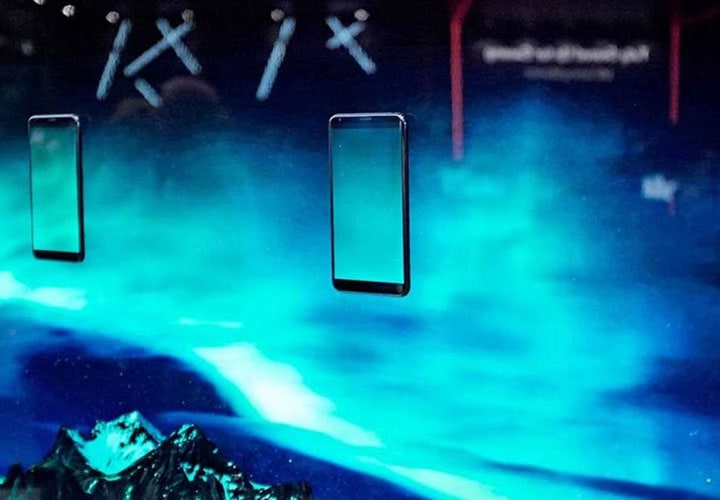 LG V30 view image on the blue aurora.