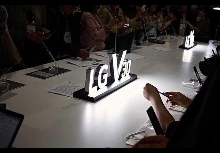 A photography of v30 unveiling event in berlin IFA 2017