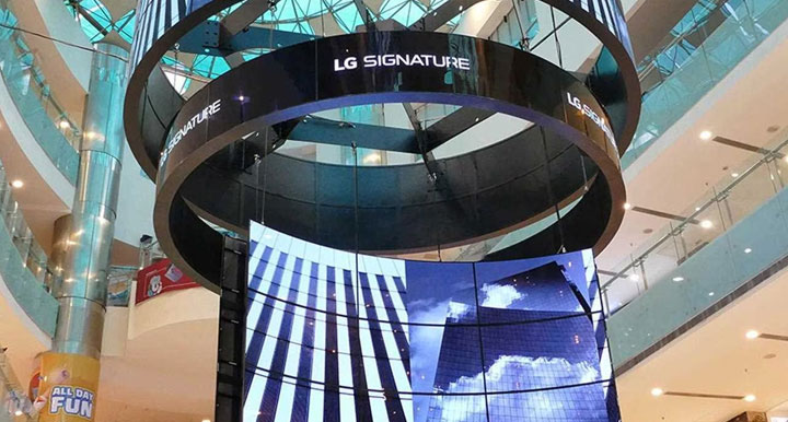 Make your signage shine with LG OLED displays