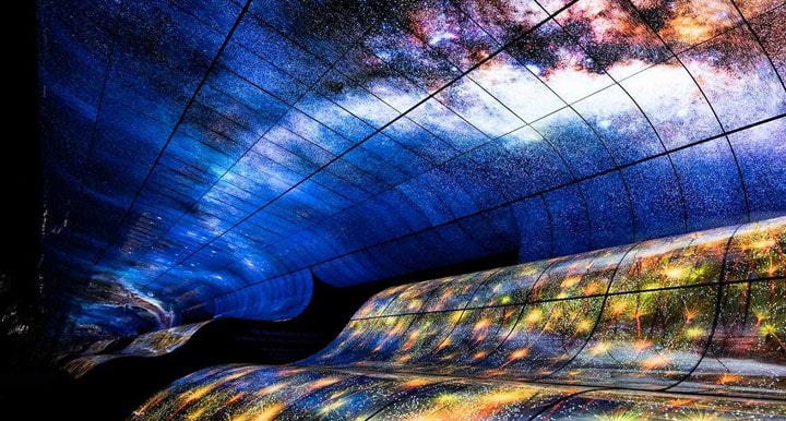 Make your signage shine with LG OLED displays