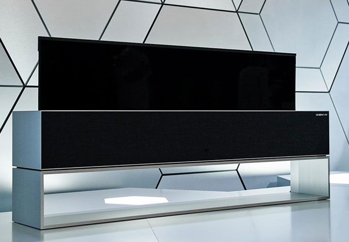 The LG SIGNATURE OLED TV R can roll to a middle point, and you can see upates on weather and news as well as your gallery | More at LG MAGAZINE