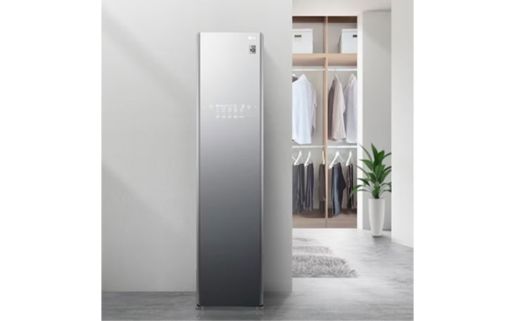 2. Spruce up your winter wardrobe before storage with TrueSteam™