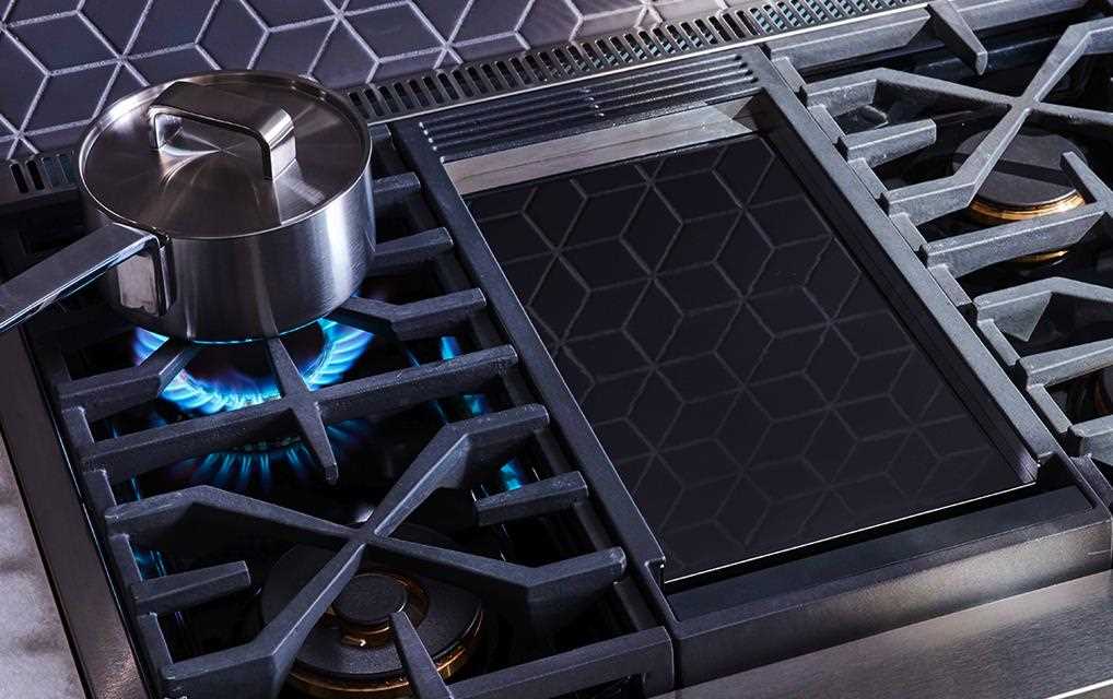 A close up view of dual fuel pro range from lg signature kitchen suite. 