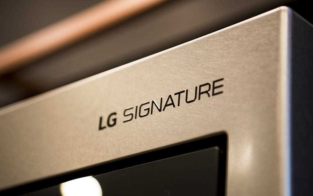 LG SIGNATURE logo on LG Instaview.