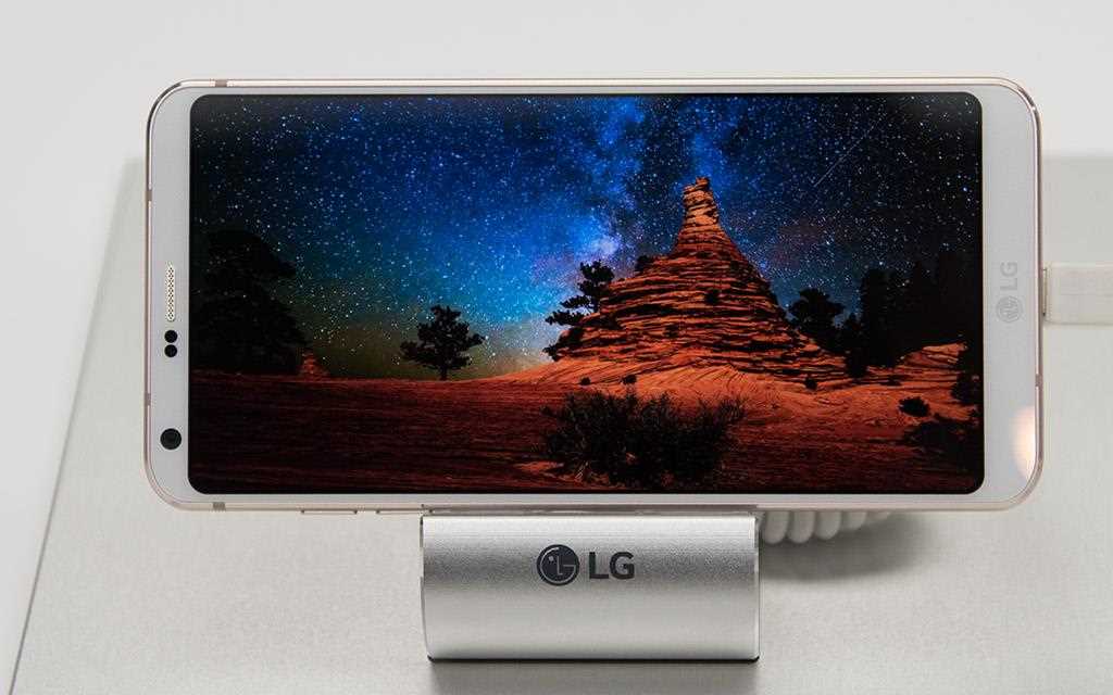 An image of new lg g6 with fullvision display