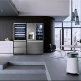 Холодильник, винный шкаф и климатический комплекс LG SIGNATURE дополняют элегантную кухню.